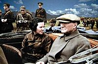 Ger�ek boyutunda g�r�nt�lemek i�in resme t�klay�n.

Ad�:  Sabiha_Gokcen_ve_Ataturk_RENKLI.JPG
G�sterim: 9
Boyutu:  28.7 KB