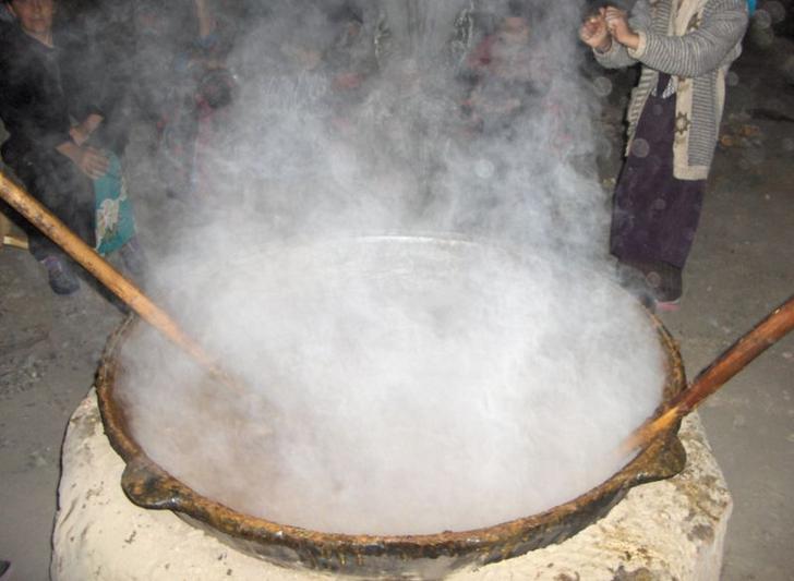 Ad: 800px-Sumalak_navruz_tajik.jpg
Gösterim: 1166
Boyut: 41.7 KB