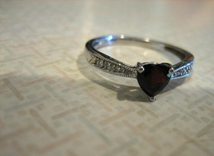 Ad: 800px-Ring_2.jpg
Gösterim: 2028
Boyut: 25.9 KB