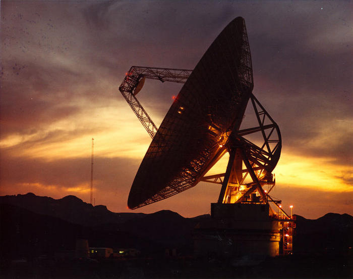 Ad:  760px-Goldstone_DSN_antenna.jpg
Gsterim: 326
Boyut:  46.9 KB