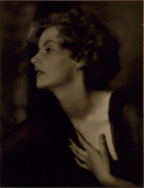 Ad:  458px-Greta_Garbo_1925_by_Genthe.jpg
Gsterim: 372
Boyut:  26.2 KB