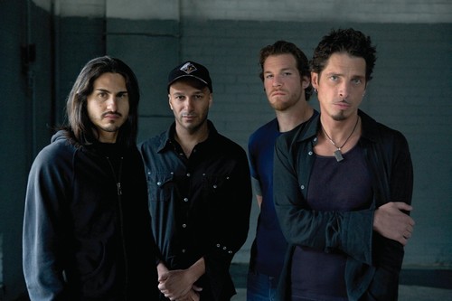Ad:  Audioslave2.jpg
G�sterim: 165
Boyut:  32.6 KB