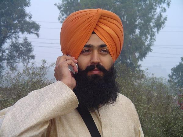 Ad:  800px-Sikh_wearing_turban.jpg
Gsterim: 396
Boyut:  51.6 KB