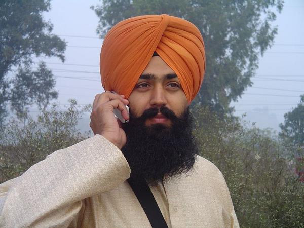Ad: 800px-Sikh_wearing_turban.jpg
Gösterim: 432
Boyut: 51.6 KB