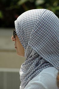 Ad:  200px-Hijab_woman_Liverpool.jpg
Gsterim: 256
Boyut:  13.3 KB