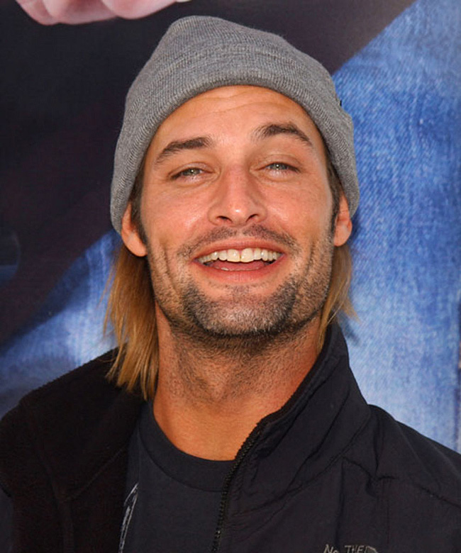 Ad:  josh-holloway-b1.jpg
Gsterim: 1100
Boyut:  149.1 KB
