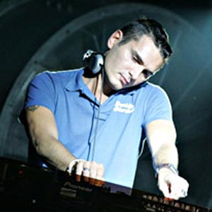 Ad: davidvendetta.jpg
Gösterim: 580
Boyut: 14.7 KB