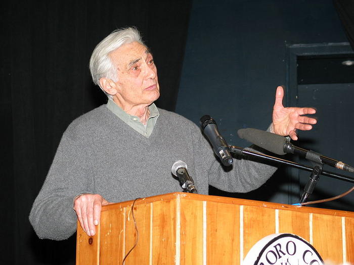 Ad: Howard_Zinn.jpg
Gösterim: 223
Boyut: 49.6 KB Ad: Howard_Zinn.jpg
Gösterim: 223
Boyut: 49.6 KB
