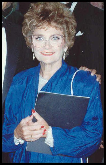 Ad:  EstelleGetty2.jpg
Gsterim: 311
Boyut:  41.1 KB