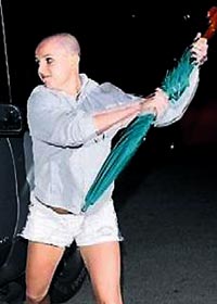 Ad:  britney2.jpg
Gsterim: 211
Boyut:  11.0 KB