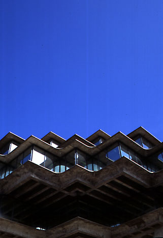 Ad: geisel-building-2.jpg
Gösterim: 690
Boyut: 23.5 KB