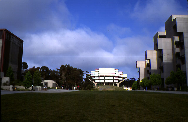 Ad: geisel-building-5.jpg
Gösterim: 641
Boyut: 46.5 KB
