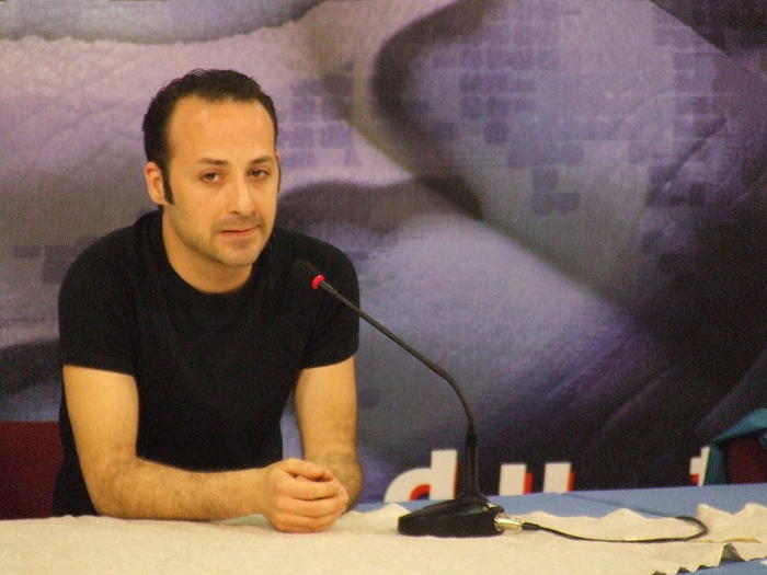 Ad:  800px-Tolga_evik.jpg
Gsterim: 1252
Boyut:  43.3 KB