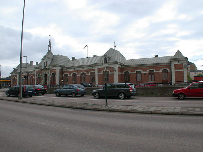 Ad:  800px-Karlstad_railway_station_Karlstad_Sweden.jpg
Gsterim: 190
Boyut:  48.2 KB