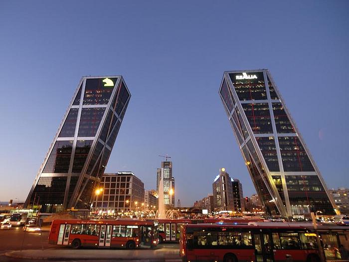 Ad: Plaza_de_Castilla_%28Madrid%29_06.jpg
Gösterim: 343
Boyut: 54.1 KB Ad: Plaza_de_Castilla_%28Madrid%29_06.jpg
Gösterim: 343
Boyut: 54.1 KB
