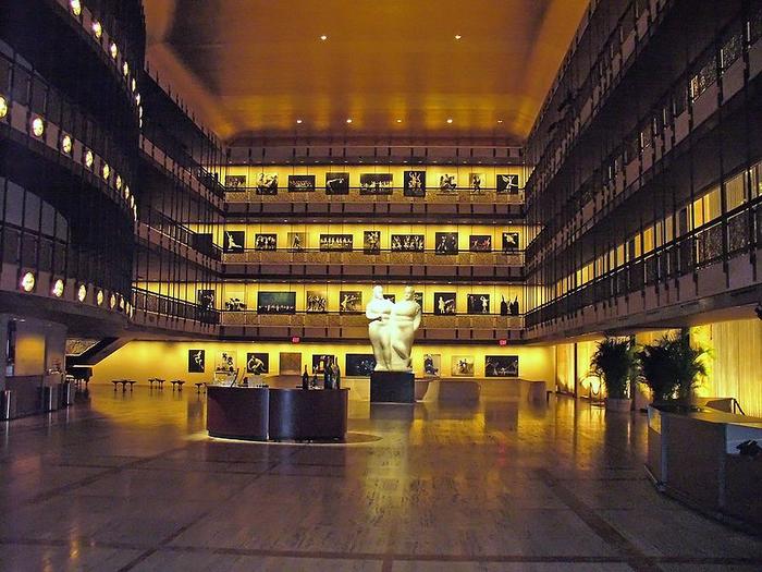 Ad: 800px-New_York_State_Theater_atrium_by_David_Shankbone.jpg
Gösterim: 401
Boyut: 72.6 KB Ad: 800px-New_York_State_Theater_atrium_by_David_Shankbone.jpg
Gösterim: 401
Boyut: 72.6 KB