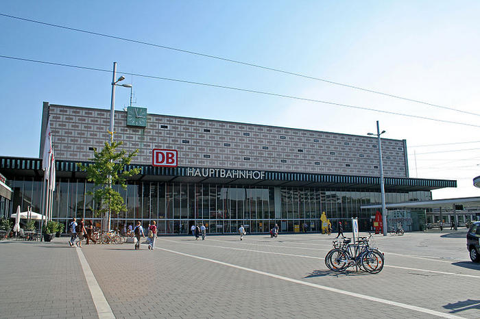 Ad: 800px-Braunschweig_Hauptbahnhof_Gesamt_2.jpg
Gösterim: 113
Boyut: 66.2 KB