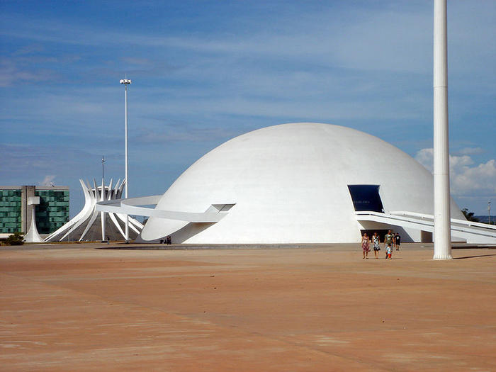 Ad:  800px-Museu_Nacional%2C_Brasilia_05_2007.jpg
Gsterim: 339
Boyut:  40.8 KB