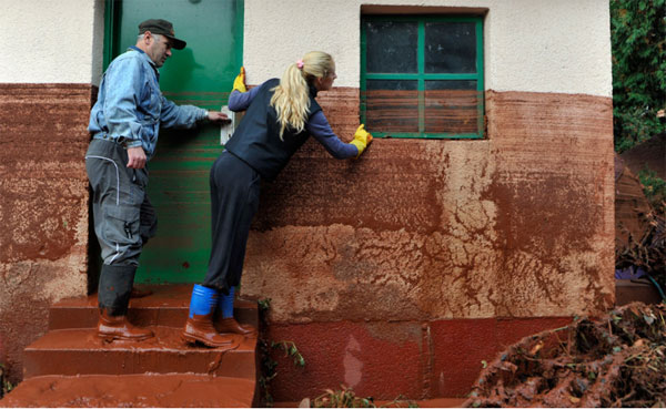 Ad: kizil-camur6.jpg
Gösterim: 311
Boyut: 66.5 KB