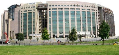 Ad: avrupa-buyuk-adalet-sarayi.jpg
Gösterim: 420
Boyut: 26.9 KB