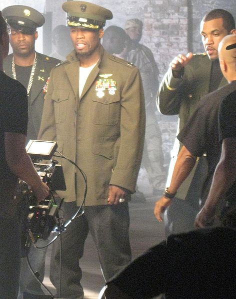 Ad: 472px-50_Cent,_Lloyd_Banks_&_Tony_Yayo_at_Rider_Pt_2_video_shoot.jpg
Gösterim: 238
Boyut: 55.4 KB