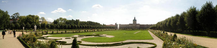Ad:  800px-Schloss-Charlottenburg_Schlosspark.jpg
Gsterim: 253
Boyut:  25.1 KB