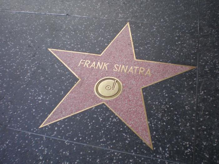 Ad:  800px-Franksinatrawalkoffame.jpg
G�sterim: 470
Boyut:  59.3 KB