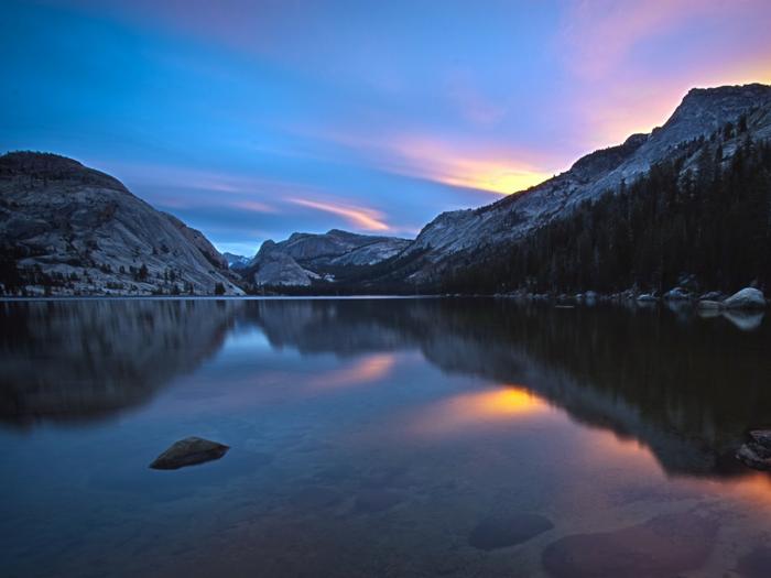 Ad:  dawn-at-tenaya-lake-1024-768-6077.jpg
Gsterim: 204
Boyut:  29.6 KB