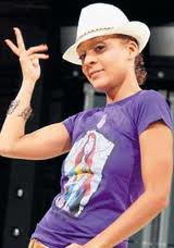 Ad:  defne_joy1.jpg
Gsterim: 634
Boyut:  12.0 KB