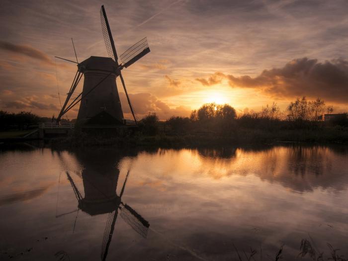 Ad:  windmill-in-sunset-1024-768-6406.jpg
G�sterim: 195
Boyut:  33.7 KB