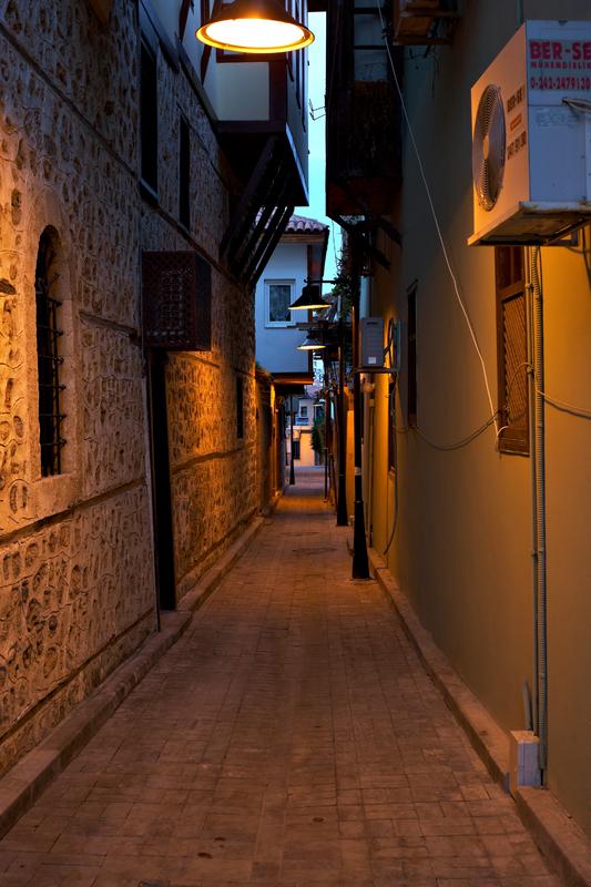 Ad:  Antalya_alley.jpg
Gsterim: 349
Boyut:  65.1 KB