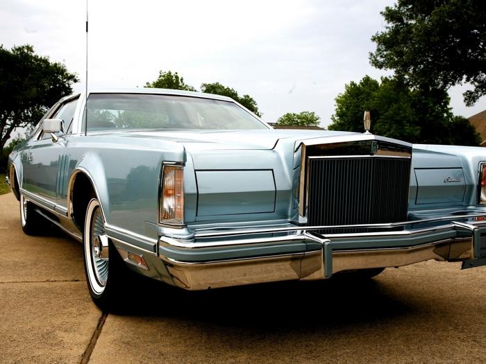 Ad:  old-lincoln-continental-wallpaper-1024-768-6507.jpg
Gsterim: 184
Boyut:  60.6 KB