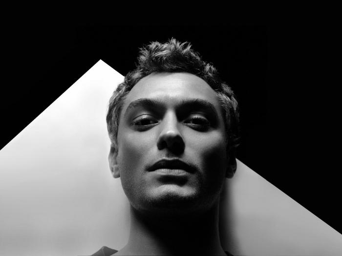 Ad:  jude-law-wallpaper-1024-768-6502.jpg
Gsterim: 299
Boyut:  19.5 KB