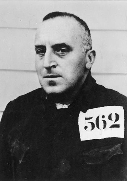 Ad:  419px-Bundesarchiv_Bild_183-93516-0010,_Carl_von_Ossietzky.jpg
Gsterim: 250
Boyut:  27.0 KB