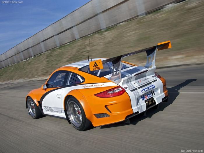Ad:  Porsche-911_GT3_R_Hybrid_2.0_2011_800x600_wallpaper_02.jpg
Gsterim: 188
Boyut:  50.6 KB