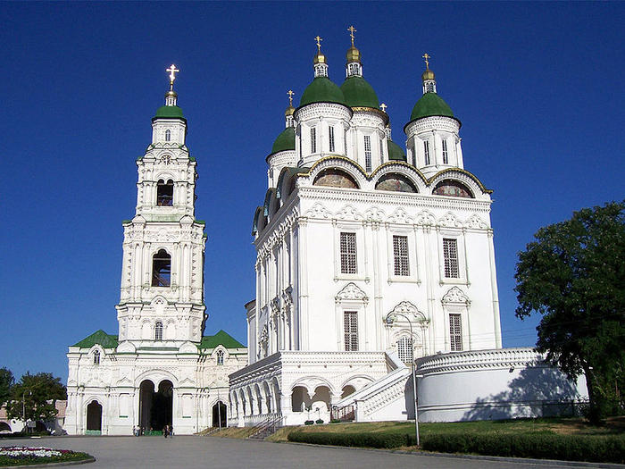 Ad:  800px-Astrakhan_Uspenskii_sobor_of_kreml.jpg
Gsterim: 287
Boyut:  84.4 KB