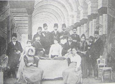 Ad: Mınakyan_Yönetiminde_Osmanlı_Tiyatrosu_Kadrosu.jpg
Gösterim: 220
Boyut: 18.5 KB