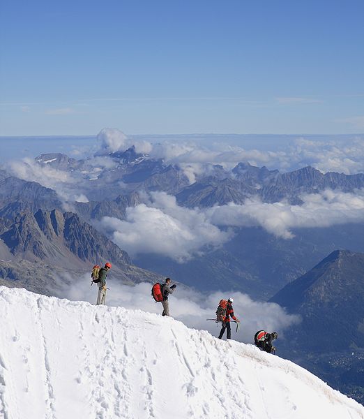 Ad: 522px-Alpinistes_Aiguille_du_Midi_03.JPG
Gösterim: 959
Boyut: 40.5 KB