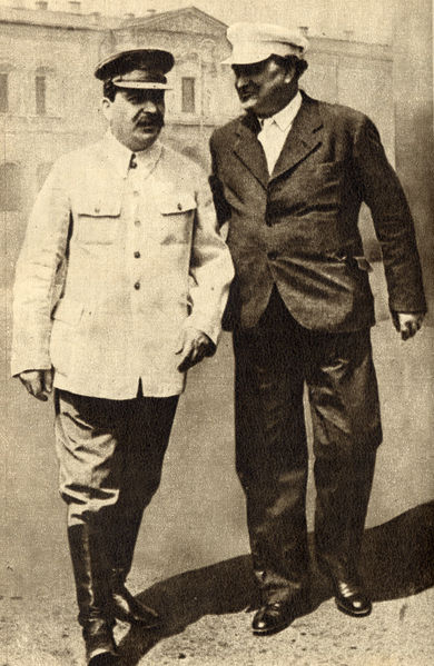 Ad:  390px-Joseph_Stalin_and_Georgi_Dimitrov,_1936.jpg
Gsterim: 402
Boyut:  66.1 KB