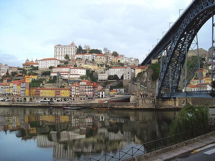 Ad:  800px-Portugal_Porto_ber_Douro_histor_Altstadtzentrum_Ponte_Dom_Luis_I_-_Foto_2010_Wolfgang_Peh.jpg
Gsterim: 245
Boyut:  80.1 KB