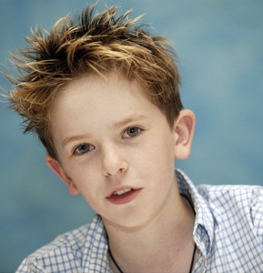 Ad:  Freddie-Highmore3.jpg
Gsterim: 651
Boyut:  64.8 KB