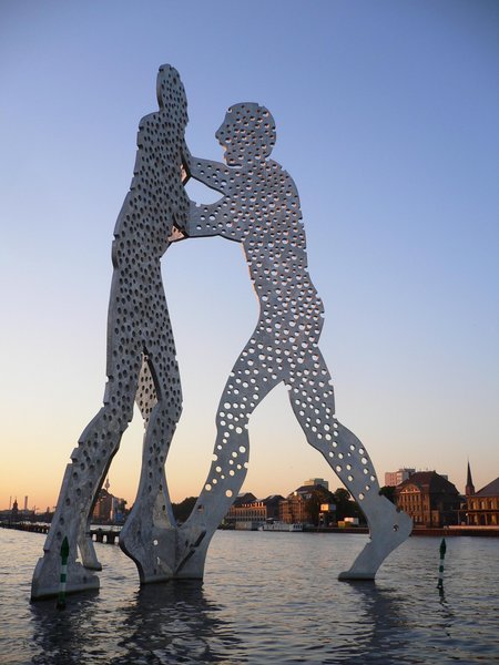 Ad: 450px-Berlin-alt-treptow_molecule-man_20050922_496.jpg
Gösterim: 226
Boyut: 50.0 KB