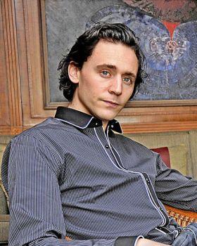 Ad:  Tom_Hiddleston.jpg
G�sterim: 231
Boyut:  29.2 KB