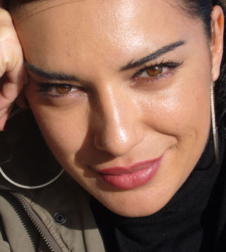 Ad:  92278_eysan_ozhim_kimdir_resimleri_3.jpg
Gsterim: 9822
Boyut:  23.3 KB