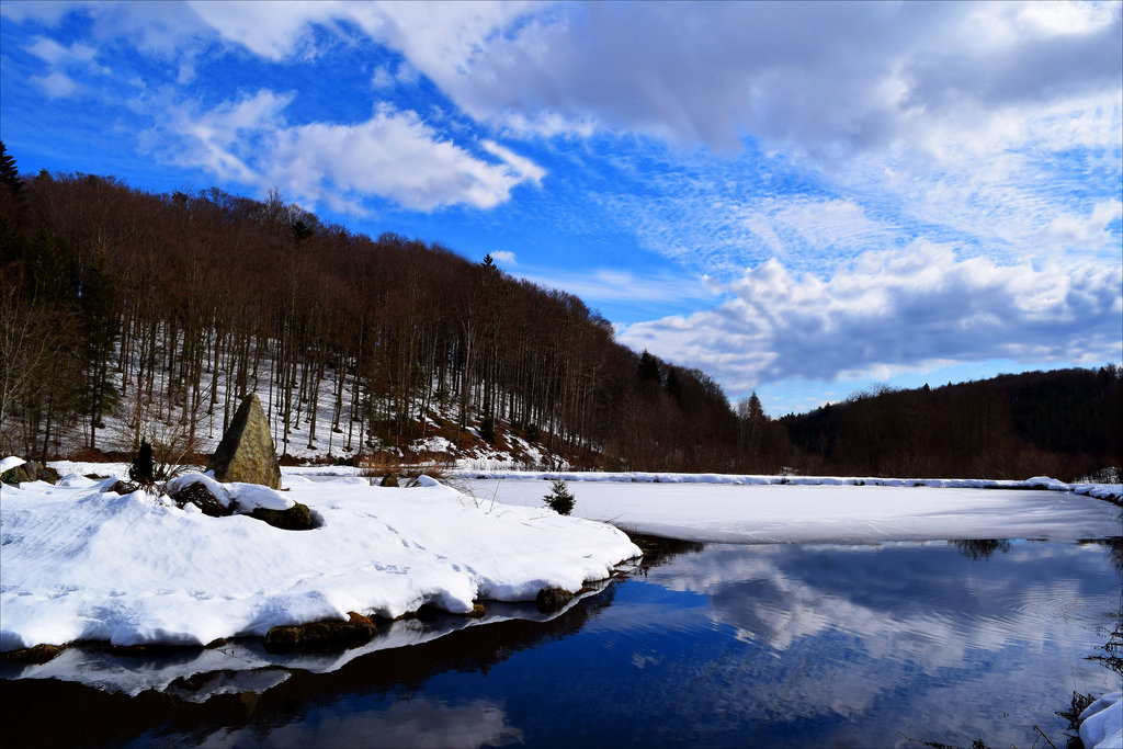 Ad:  winter_reflection_by_aenea_jones.jpg
Gsterim: 396
Boyut:  179.5 KB