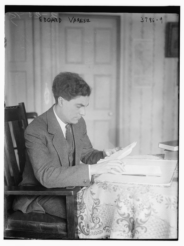 Ad: Edgard_Varèse_in_1915.jpg
Gösterim: 490
Boyut: 152.0 KB