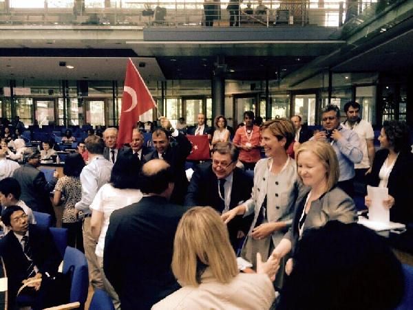 Ad: KUTLAMA.jpg
Gösterim: 613
Boyut: 59.6 KB