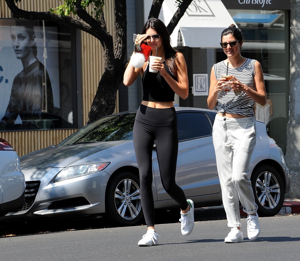 Ad:  Kendall+Jenner+Kendall+Jenner+Goes+out+friend+PR2oCvOgrLux.jpg
Gsterim: 633
Boyut:  234.5 KB