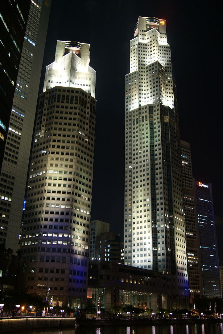 Ad:  800px-UOB_Plaza_with_Floodlights.jpg
Gsterim: 511
Boyut:  133.0 KB