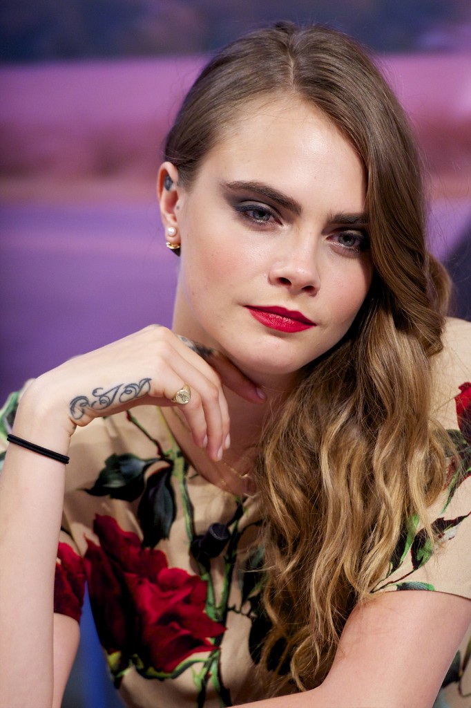 Ad: Cara+Delevingne+Cara+Delevigne+Attends+El+4t8X1zerZ8Ix.jpg
Gösterim: 629
Boyut: 151.2 KB